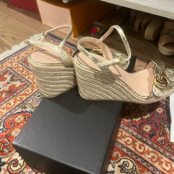 Gucci Gold Women's Sandals - Picture 4 of 7